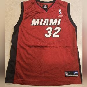 Shaquille O'Neal Miami Heat  Basketball Jersey. Youth large.
